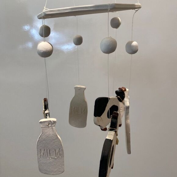 1980 Clay Whimsical Wind Chime of Cows and Milk Jugs NWT - Picture 4 of 17